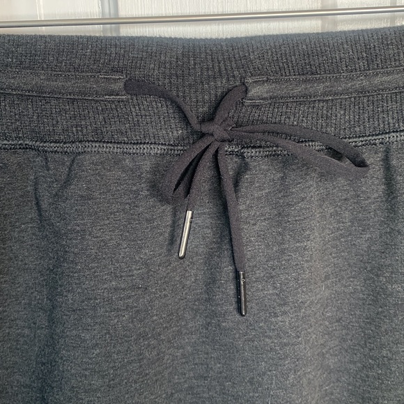 Lululemon Start Anew 21” Skirt in Heathered Black W-403 Size 6 - Picture 7 of 12
